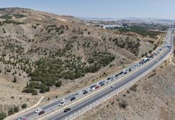 43 ilin geçiş güzergahı Kırıkkale'deki trafik durma noktasına geldi: Drone'la görüntülendi