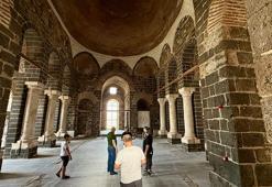 Diyarbakır'da tarih yeniden yazılıyor! Tarihe ışık tutan kitabe ortaya çıktı, o tez çürüdü