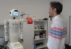 Türk üniversitelerinde bir ilk! Bursa'da yapay zeka destekli insansı robot geliştirildi