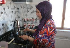 El lezzeti ile ev ekonomisine katkıda bulunuyor