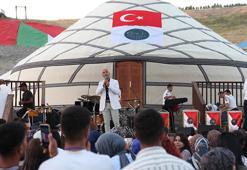 Ahlat’ta Gürhan Ötün coşkusu: Konsere yoğun katılım