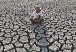 Sular çekilince gölde motorla yolculuk başladı! Beyşehir Gölü kuraklıktan can çekişiyor