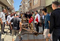 Damat ve sağdıcı şoke eden düğün sürprizi: Öküz arabasını kendileri çekti!