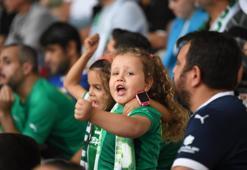 Bursaspor'u bu kez çocuklar destekledi! Tribüne taraftar desteği