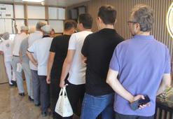 Gaziantep'te kaliteli ve ucuz baklavanın adresini öğrenen akın ediyor! Lisede üretilen tatlı kapış kapış gidiyor