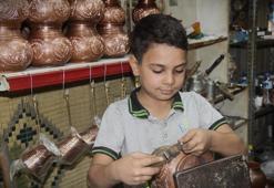 Yılların ustalarına taş çıkartıyor! Gaziantep'in küçük ustası kadim mesleğin yeni varisi oldu