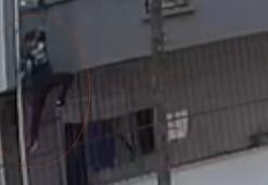 Örümcek gibi binaya tırmandı! Savunması 'pes' dedirtti