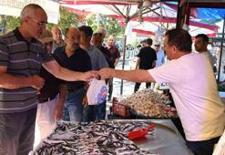 Balık sezonu başladı, Eskişehir'de balıkçılar 6 ton balığı ücretsiz dağıttı!