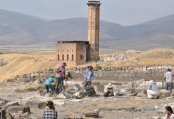 UNESCO mirası Ani'de tarihi keşifler: 7 farklı noktada Selçuklu izleri ortaya çıkıyor!