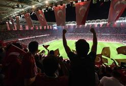 Konya'da milli maç için her şey hazır! Dev maç öncesi her yer kırmızı-beyaz