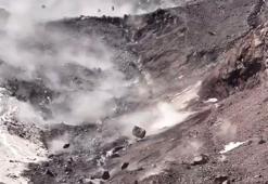 Sıcak hava Ağrı Dağı'nı harekete geçirdi: Kayalar peş peşe düştü, kameralara yansıdı