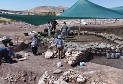 Diyarbakır Çayönü Tepesi'nde 9 bin 500 yıllık 'kamusal yapı' gün yüzüne çıkarıldı