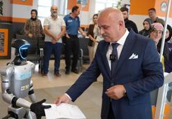 Türkiye’de bir ilk Samsun’da yaşandı: İnsansı robot Festman, nüfusa kaydettirildi, fahri kimlik sahibi oldu!