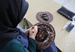 Erzincan'ın coğrafi işaret tescilli sanatına kadın eli değdi: Hem sanat öğreniyor hem ek gelir kazanıyorlar!