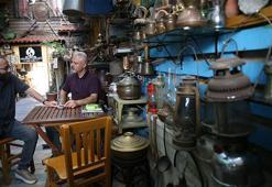 Çay ocağı değil, adeta müze: Ordu'daki işletme sahibi müşterilerini zamanda yolculuğa çıkarıyor!