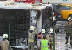 İstanbul'da metrobüste yangın paniği! Yolcular tahliye edildi