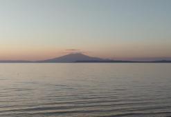 Van Gölü'nde görsel şölen: Süphan Dağı zirvesinden yansıdı