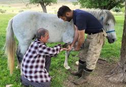 Dededen öğrendi, yarım asırdır sürdürüyor! Köy köy dolaşıp unutulan mesleği ayakta tutuyor!