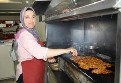 Evde eşine yardım ederken patron oldu! 2 masalık dükkanda başladı 47 yaşında kredi çekmeden işinin başına geçti