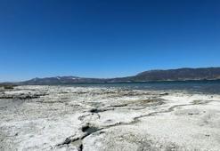 Burdur Gölü'ne balık tutmak için gitti, gördüğü manzara karşısında hayrete düştü
