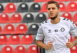 Altay'a kötü haber! Yıldız isim forma giyemeyecek