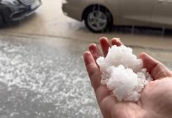 Dolu yağışı etkili oldu! İlçe beyaza büründü