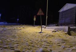 İstanbul'un yanı başında lapa lapa kar yağdı! Her yer beyaza büründü, görenler oraya akın etti