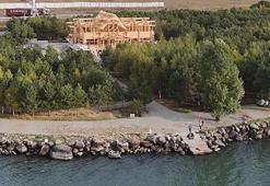 Kars'ta yeni 'kütük ev' yükseliyor! Finlandiya'dan getirilenler yandı yenileri Rusya'dan getirildi