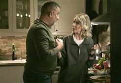 Arka Sokaklar’da ev hali romantizmi! Selin ve Mesut baş başa