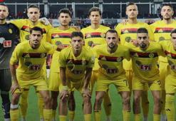 Eskişehirspor evinde puan kaybetti, ortalık karıştı: Ruhunu sattınız! Hocayı gönderdik, sıra oyuncularda