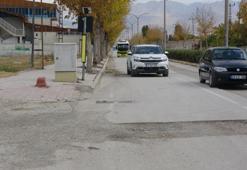 Van esnafı ağlıyor! VEDAŞ başlattı bitiremedi: Türkiye'nin en uzun caddesinde onlarca çukur var