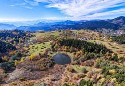 Artvin'de göz şeklindeki göl turist akınına uğruyor: Rutav Gölü'nün kaşı bile var!