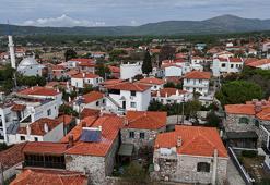 Dünyanın gözü İzmir'deki o köyde! Korkuluklarıyla ilgi gören Barbaros, 'turizm köyü' ünvanıyla öne çıkacak