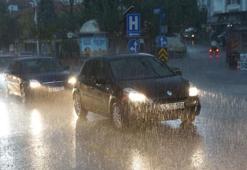 Aydın’da sağanak yağmur yolları dereye çevirdi, vatandaşlar zor anlar yaşadı