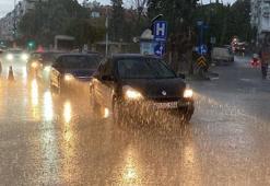Aydın’da sağanak yağmur hayatı olumsuz etkiledi! Yollar dereye döndü vatandaşlar zor anlar yaşadı