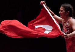 Nesrin Baş, rakibini 10-0 yenerek 3. kez dünya şampiyonu