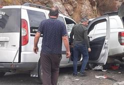 Şavşat'ta zincirleme kaza! 3 aracın karıştığı kazada 4 yaralı