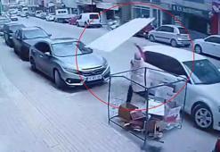 Bursa'da lodos 45 kilometre hızla etkili oldu! Çatılar uçtu, ağaçlar devrildi: O anlar güvenlik kamerasında