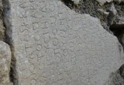 Roma imparatorunun mektubu, Burdur'daki evin duvarlarından çıktı! İnşaat malzemesi olarak kullanmışlar