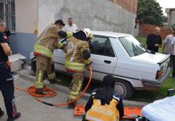 Turgutlu'da evin duvarına çarpan otomobilde 2 kişi yaralandı