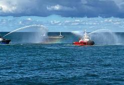 Deniz kırmızı beyaz parladı! Zonguldak'ta Cumhuriyet coşkusu...