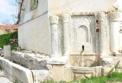 2017'de koruma altına alınmıştı! İznik'te turistlerin ilgisini çeken tarihi çeşme tahrip edildi