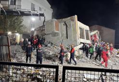 Enkaz başında bekleyiş sürüyor! Anne ve baba aranıyor