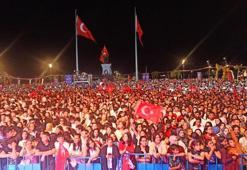 Hatay'ın İskenderun sahilinde Cumhuriyet coşkuşu