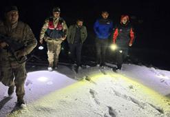 Ağrı Doğubayazıt'ta karda mahsur kalan 2 kişi kurtarıldı