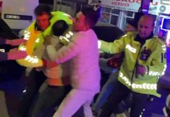 Alkollü sürücü ve yakınları polise yumrukla saldırdı