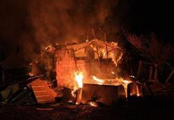 Çorum'da çıkan ev yangınında 7 kişi dumandan etkilendi