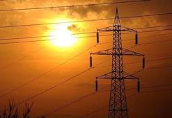 Adana karanlığa gömülecek! Birçok ilçeye saatlerce elektrik verilemeyecek