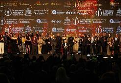 Altın Portakal'da ödüller sahiplerini buldu, törene 'Tavşan İmparatorluğu' damga vurdu