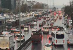 İstanbul'da yağmur etkisi! Trafik yoğunluğu yüzde 90'a çıktı